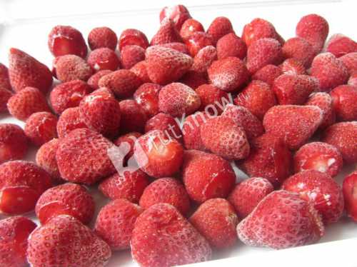 Ознакомившись с описанием следующего рецепта, вы узнаете, как заморозить клубнику на зиму в сахарном сиропе