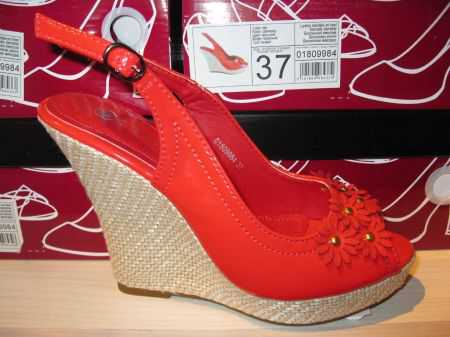 Совсем зеленые: как носить главный цвет июня