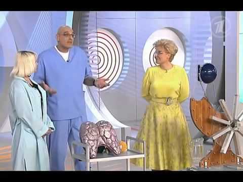 Аутоиммунный тиреоидит часто возникает у беременных женщин изза нарушения гормонального фона, лечение трудное, важно вовремя выявить проявление болезни. </p>