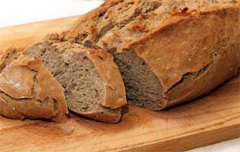 Когда она прокисает, то появляются пузырьки на поверхности и характерный запах свежего хлебного кваса