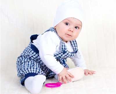 На такое взаимодействие до полного результата у родителей уходит примерно месяц и уже к месяцам ребенок должен сидеть сам