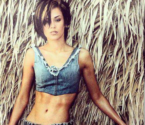 Анна полюбилась публике не только прекрасными песнями