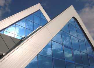 Если постоянно испытывать терпение друг друга, давать повод для ревности, не уметь прощать, слушать не свое сердце, а советы других, то рано или поздно такие действия приведут к ссоре, и нарушится ваша семейная гармония