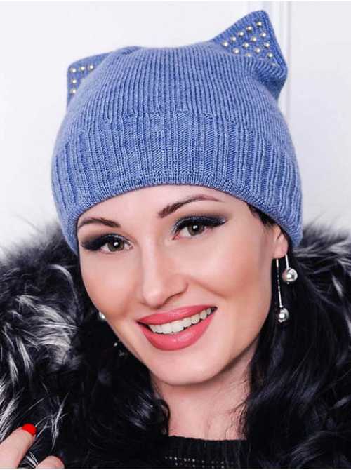 Женская шапка с ушками