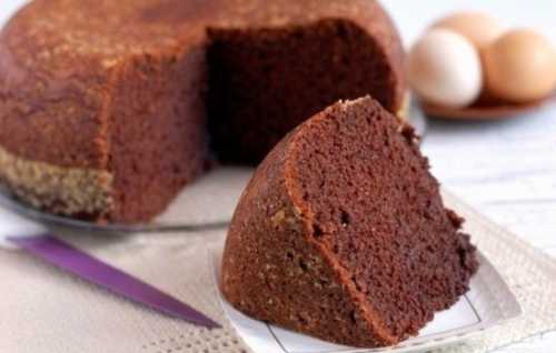 Охлажденные белки взбиваем блендером, насадка веничек