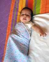 Пеленать новорождённого: как правильно, нужно или
