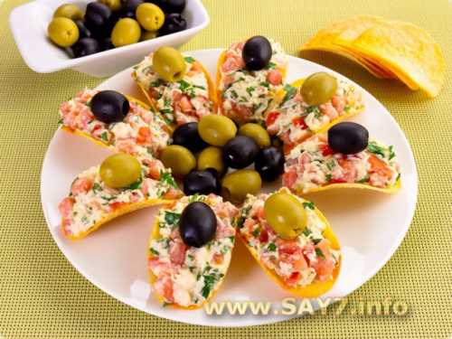 Закуска на чипсах