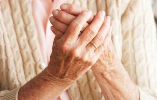 При использовании антиферментных средств, для лечения снижается интоксикация организма уменьшается болевой синдром улучшается самочувствие пациента снижается угроза летального исхода блокируется развитие отека и некроз тканей