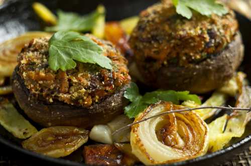 Подавайте с кусочками хрустящего хлеба для вымакивания. Приятного аппетита