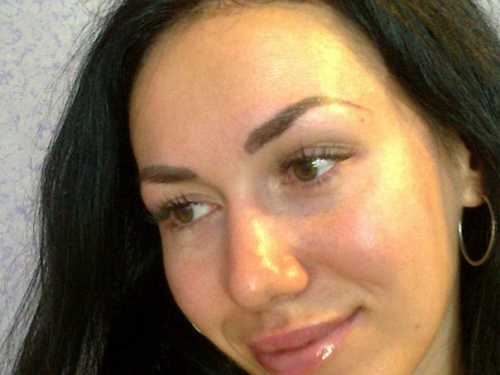 Улучшаем форму своих губ с помощью макияжа