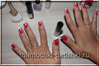 Несложные рисунки на ногтях для начинающих можно делать и лаком, выбирая помимо основы специальное средство с тоненькой кисточкой