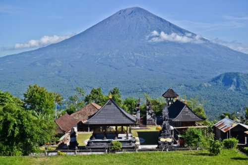Вулкан Агунг последние новости с острова Бали Из первых рук