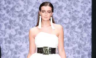 Надежда вышла на сцену в финале шоу вместе со своей знаменитой мамой