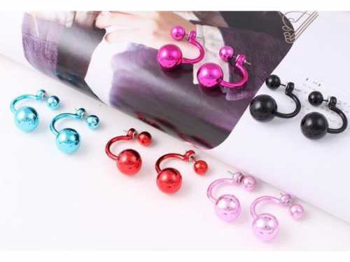 Оберните грудь лентой так, чтобы лента проходила горизонтально через наиболее выступающие точки грудной клетки на уровне лопаток сзади и сосков спереди