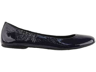 Желательно не снимать балетки до тех пор, пока они полностью не высохнут, но даже дватри часа дадут ощутимый результат