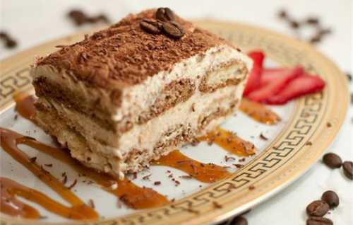 Марлю плотно завяжите сметана должна хорошо уплотниться